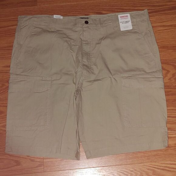 Signature Levi Strauss tan Utility Comfort 10" Shorts   Sz 44 NWT - Picture 1 of 7